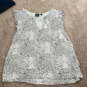 Gap women’s ruffle sleeve top